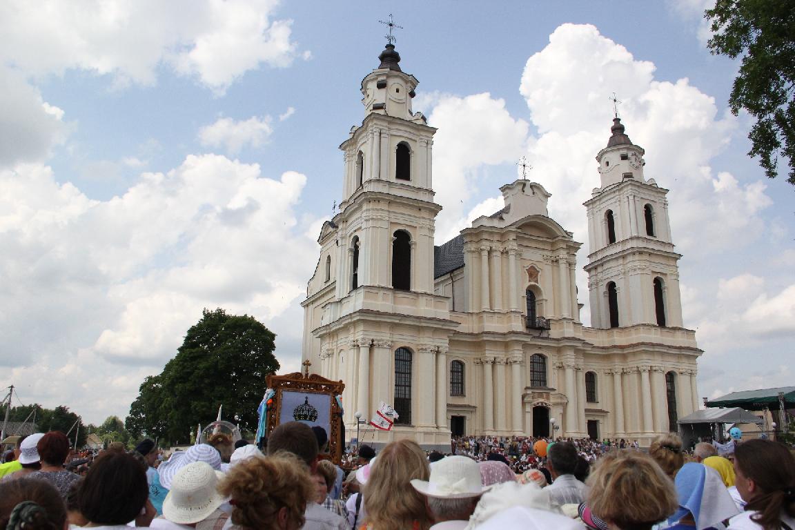 Ружы для Маці Божай Будслаўскай