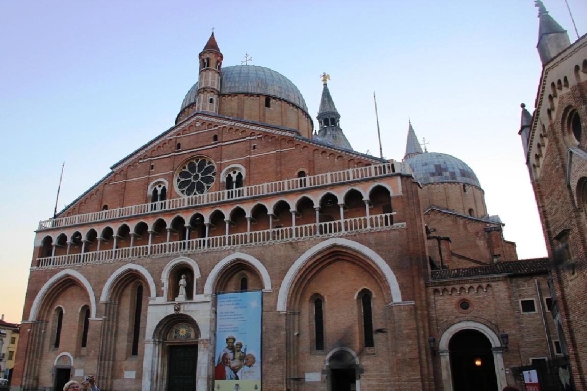 Пілігрымка вернікаў нарачанскай парафіі на кананізацыю Яна Паўла II і Яна XXIII Пілігрымка вернікаў нарачанскай парафіі на кананізацыю Яна Паўла II і Яна XXIII