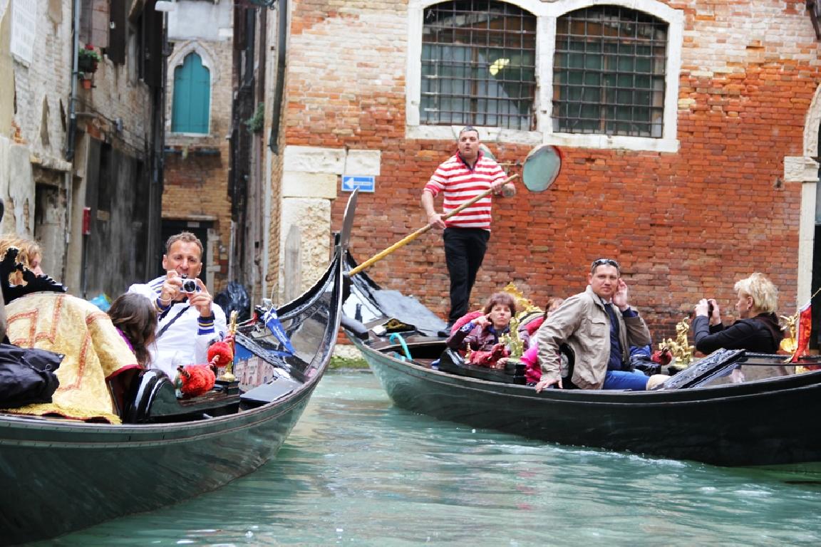 Пілігрымка вернікаў нарачанскай парафіі на кананізацыю Яна Паўла II і Яна XXIII Пілігрымка вернікаў нарачанскай парафіі на кананізацыю Яна Паўла II і Яна XXIII