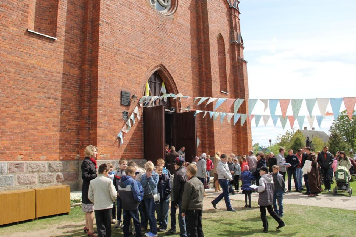 Імша-падзяка нарачанцаў за кананізацыю Яна Паўла II 