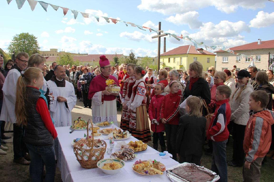 Імша-падзяка нарачанцаў за кананізацыю Яна Паўла II 