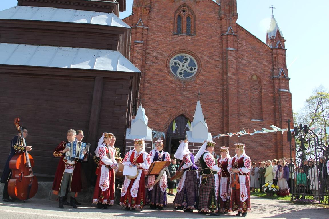Імша-падзяка нарачанцаў за кананізацыю Яна Паўла II 
