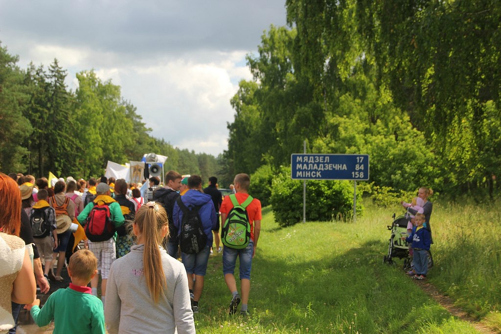 Да трона Маці Божай Будслаўскай