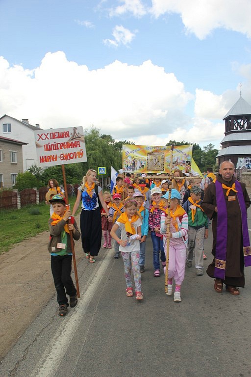 Да трона Маці Божай Будслаўскай