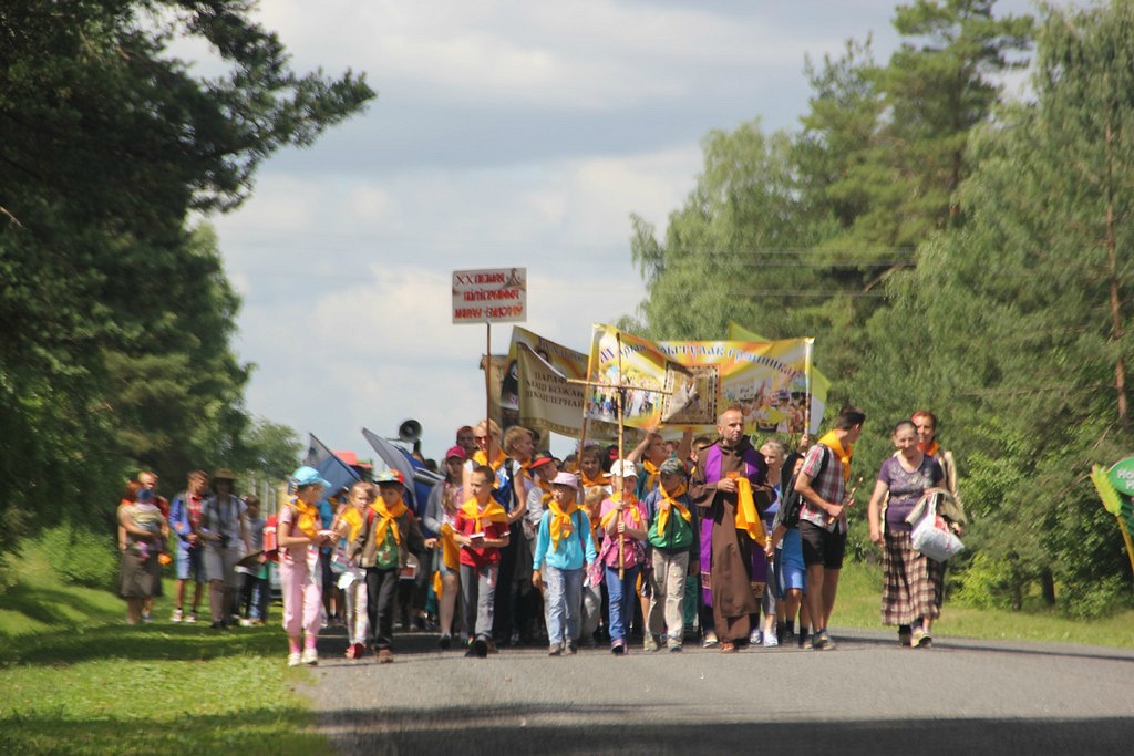 Да трона Маці Божай Будслаўскай