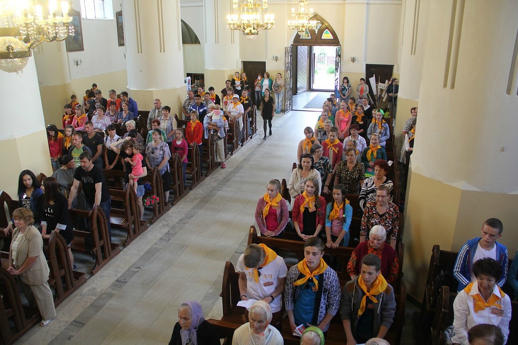 Да трона Маці Божай Будслаўскай