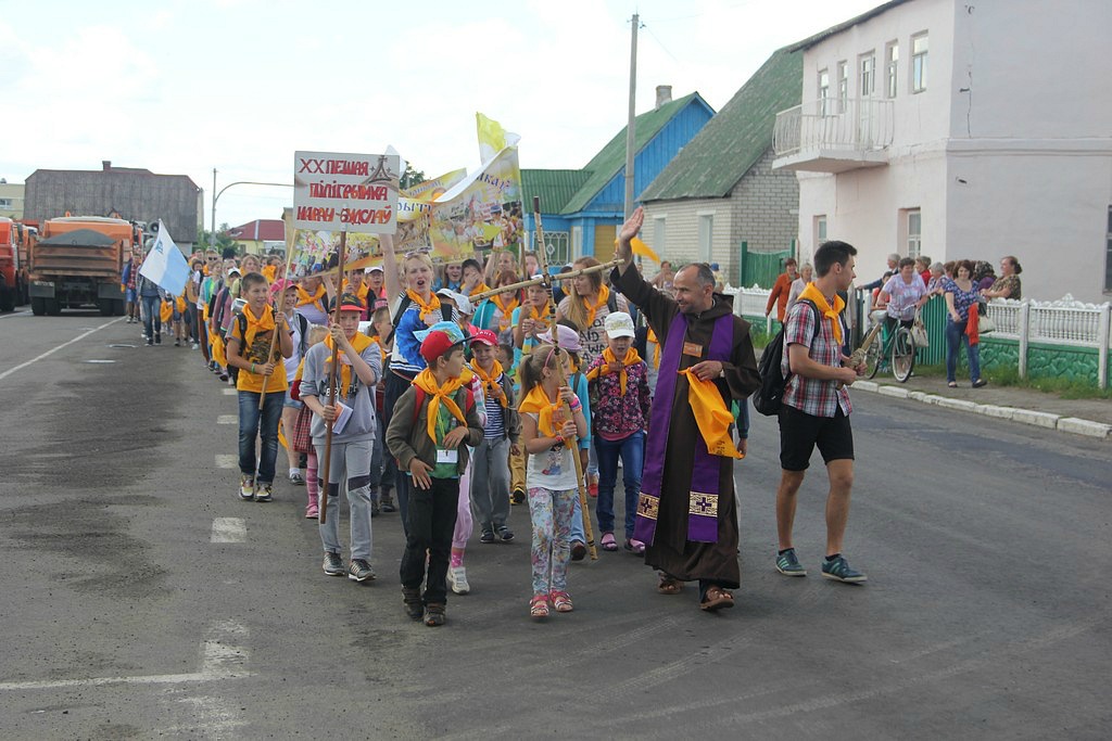 Да трона Маці Божай Будслаўскай