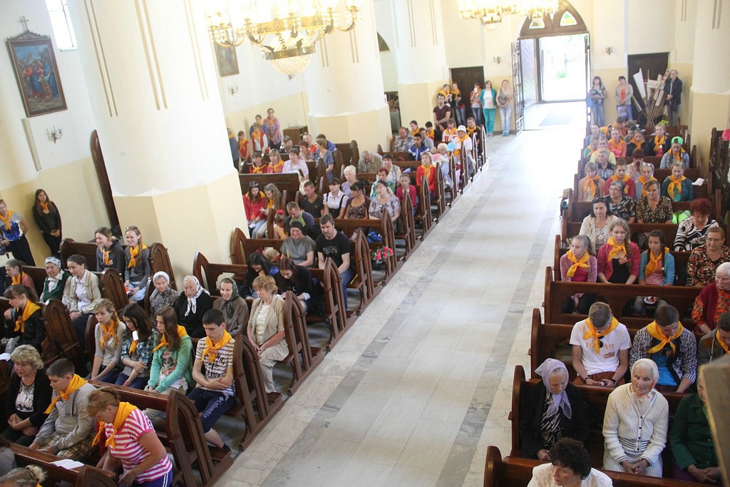 Да трона Маці Божай Будслаўскай